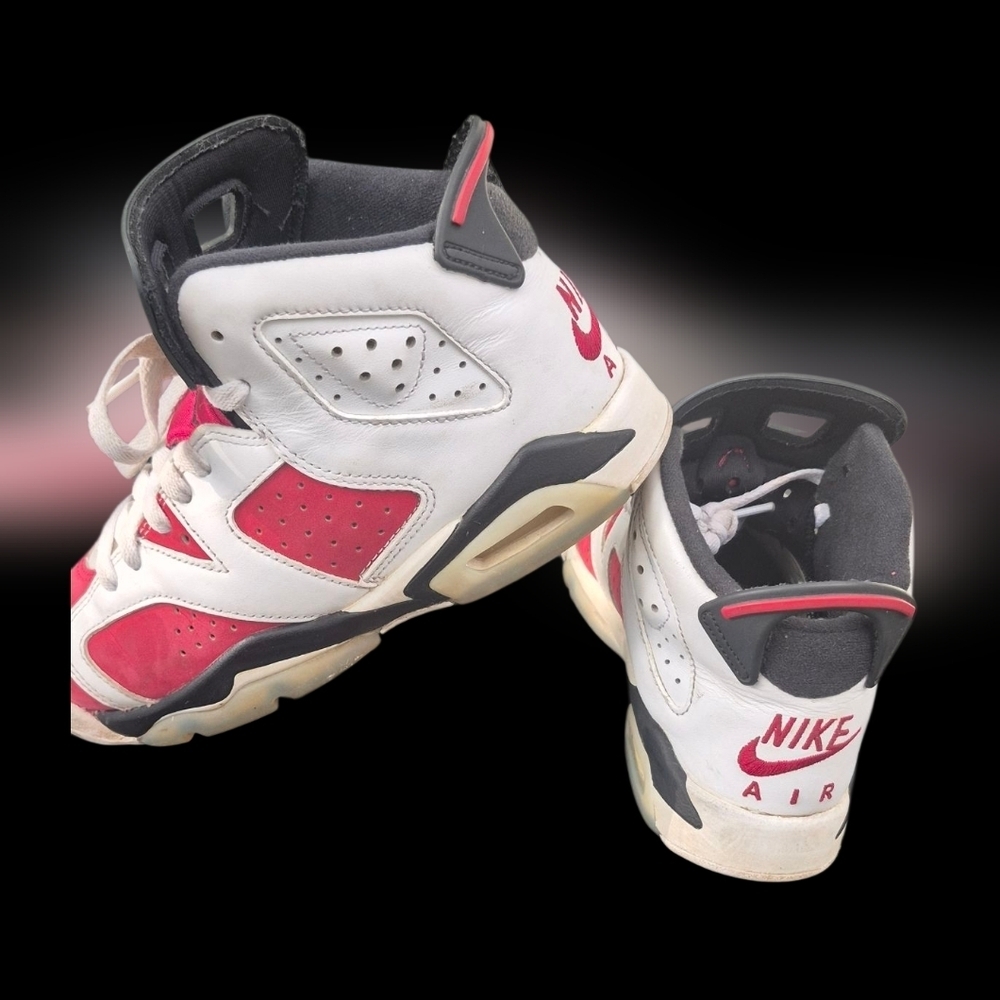 Jordan Red and White Sneakers Classic High-Top - Picture 4 of 6